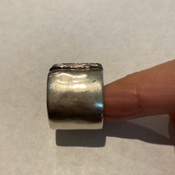 Kenneth Cole silver wrapped chunky ring - Picture 6 of 6